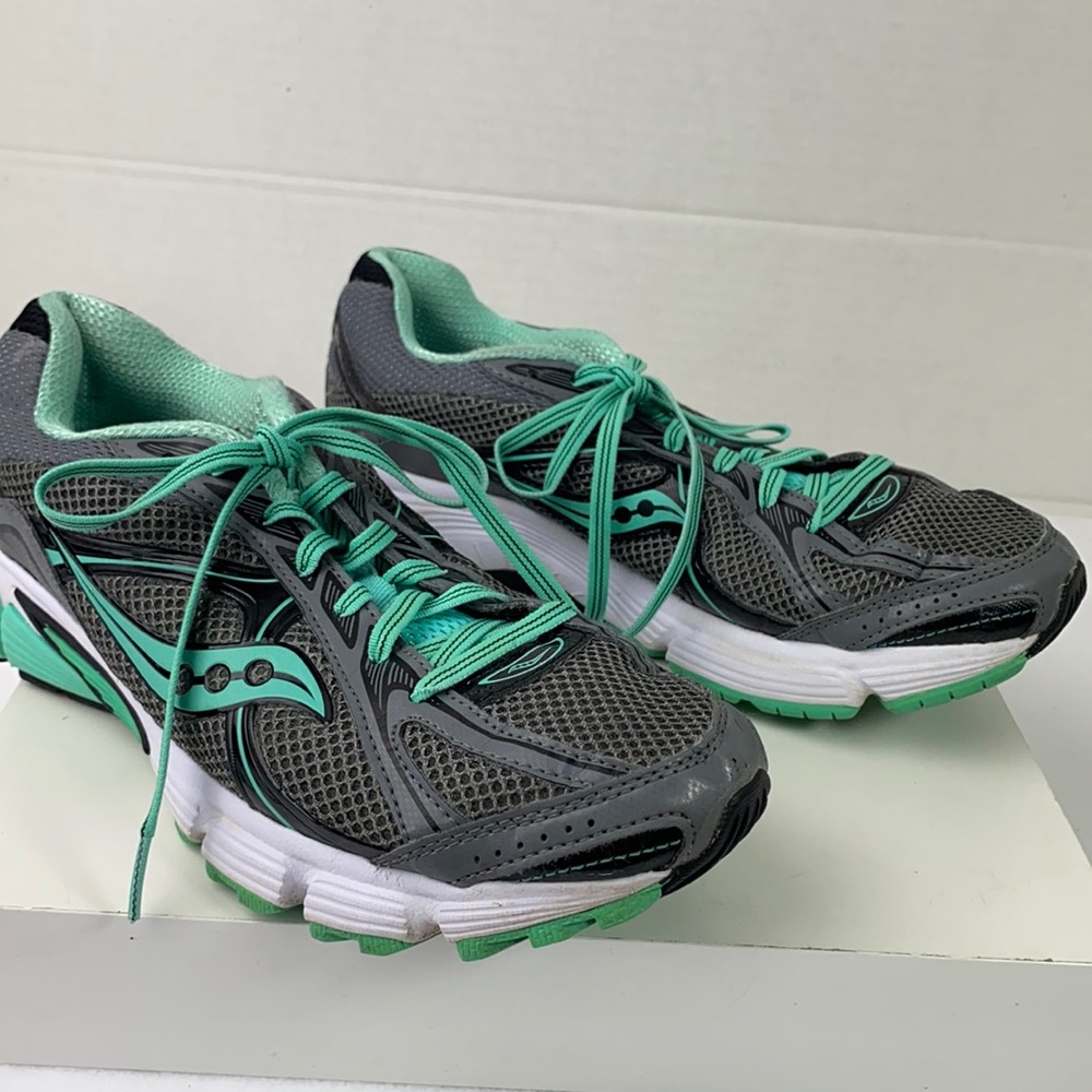 Women’s saucony running shoes.